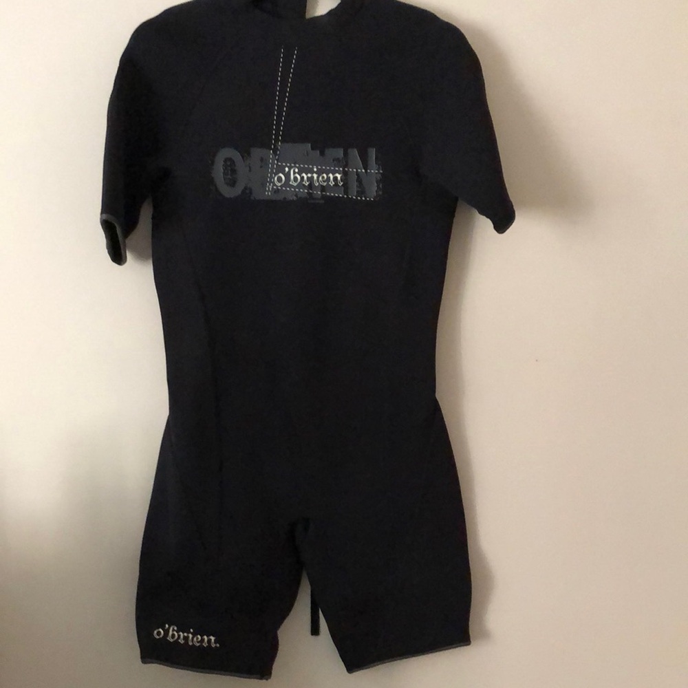 Men’s Short wetsuit O’Brien black Medium like new shorty Surf suit body surfing